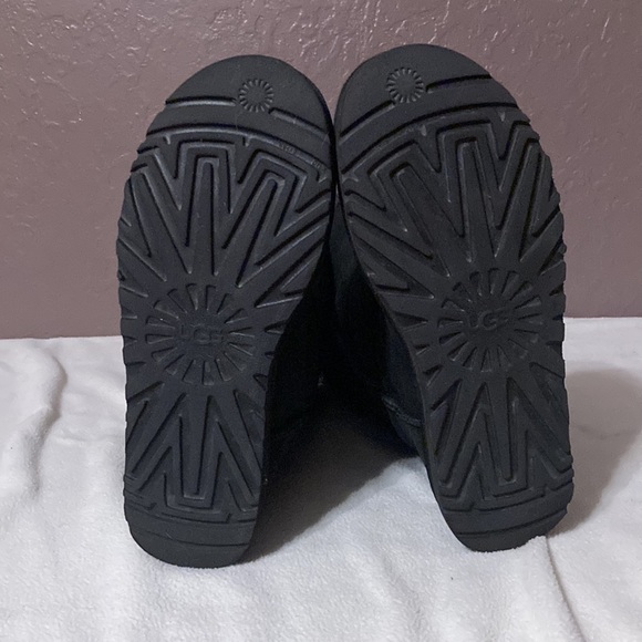 UGG BAILEY BUTTON TRIPLET II BLACK BOOTS - Picture 5 of 8